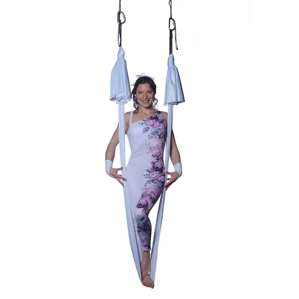 Lila, pink und violettes Aerial Yoga Tuch, 6 Meter lang, wenig dehnbar, detailliert aufgenommen. Ideal für Luftakrobatik, erhältlich bei Marlene Kiepke.