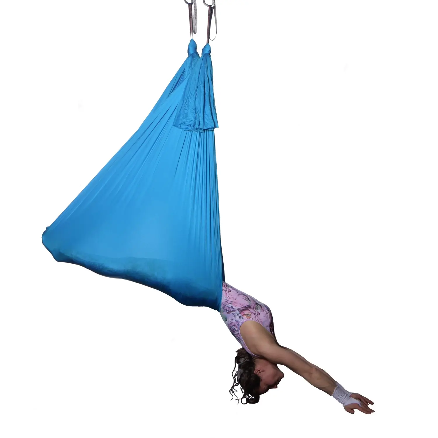 Nicht dehnbares, 6 Meter langes Yogatuch in Capriblau, perfekt für Aerial Yoga und auch ideal für den Einsatz im Luftakrobatik Shop.