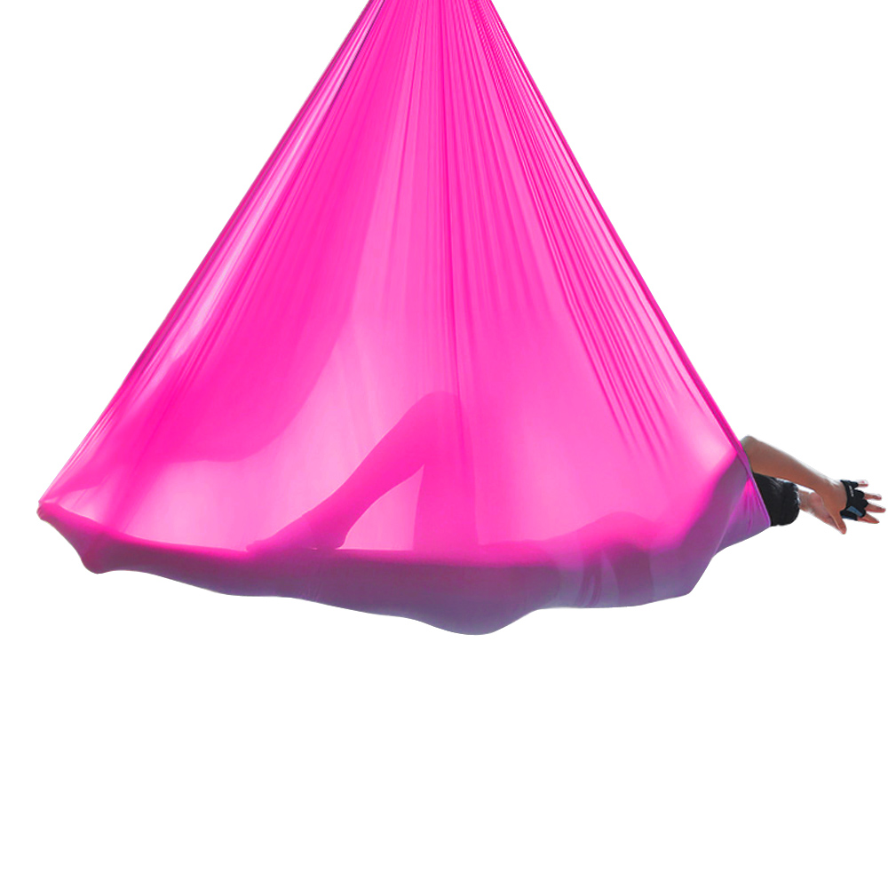 Pinkes, wenig dehnbares 4-Meter-Tuch von Marlene Kiepke für Aerial Yoga und Luftakrobatik aus hochwertigem Material im Fachhandel erhältlich.