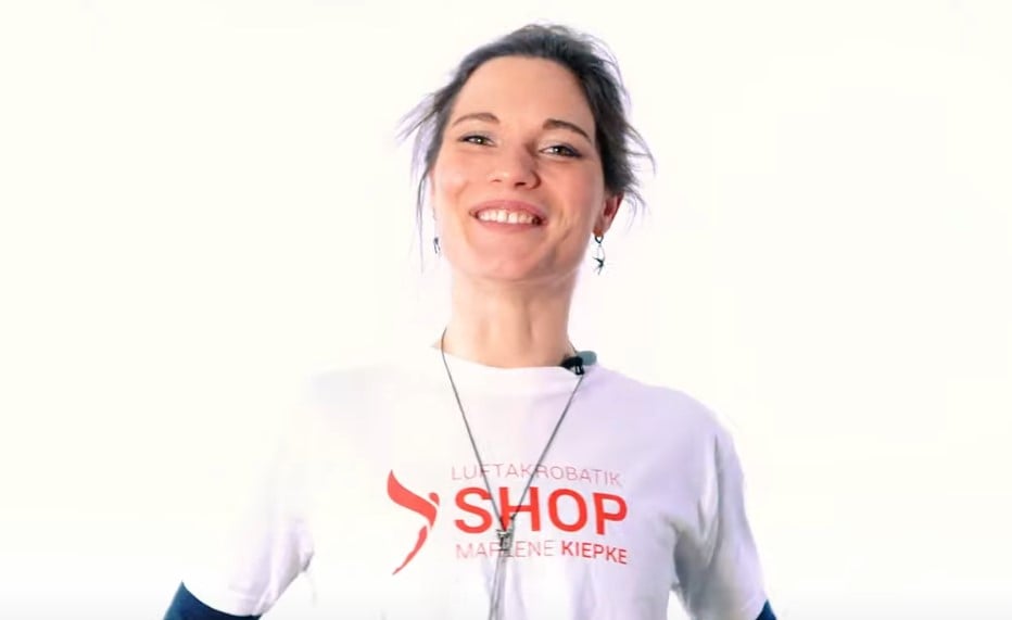 Der Unterschied zwischen einem Yogatuch und einem Vertikaltuch Der Unterschied zwischen einem Yogatuch und einem Vertikaltuch