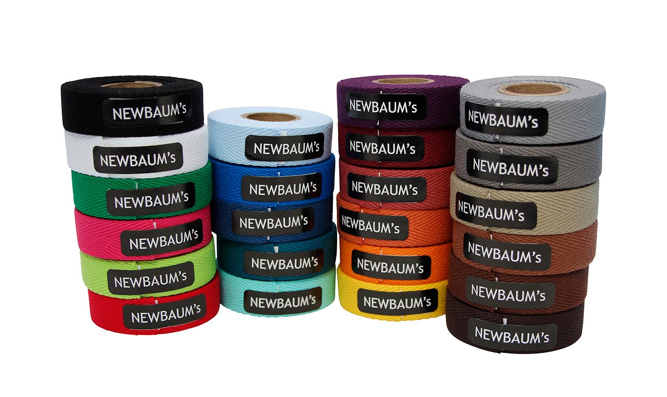 Ein hellbraunes Baumwolltape, speziell für die Luftakrobatik, wird in hochwertigem Design und nachhaltigen Materialien präsentiert. Luftakrobatik Shop.