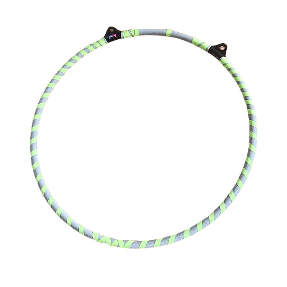 Schwarzer Luftring mit rutschfester Beschichtung, perfekt für Luftakrobatik oder Luftartistik im Luftakrobatik Shop, auf weißem Hintergrund dargestellt. Schwarzer Luftring mit rutschfester Beschichtung, perfekt für Luftakrobatik oder Luftartistik im Luftakrobatik Shop, auf weißem Hintergrund dargestellt.