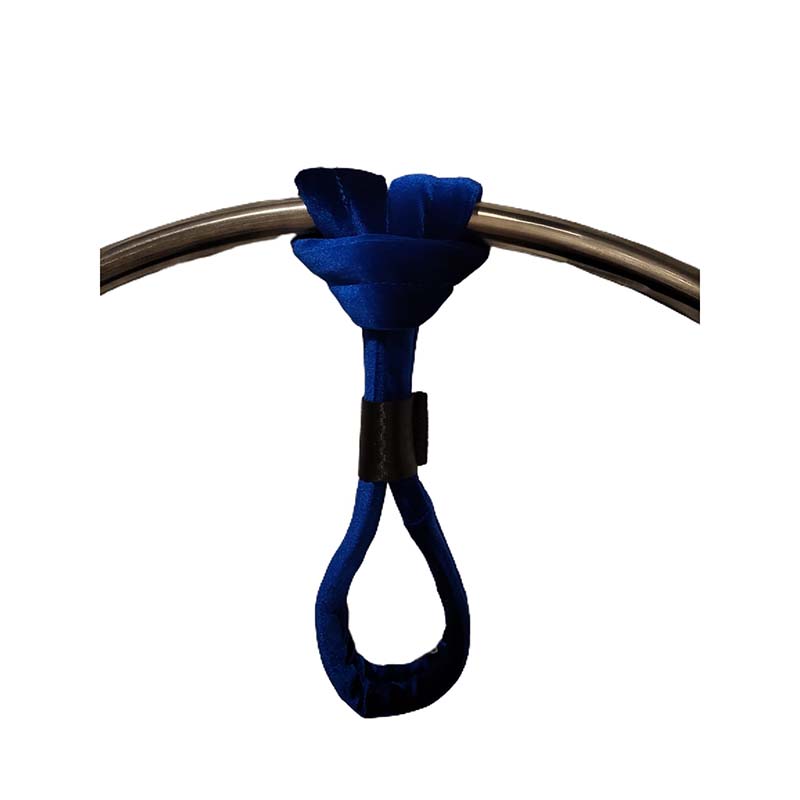 Blaue Handschlaufe aus angenehmem Material mit Zuziehmöglichkeit, ideal für Luftring-Figuren, im Luftakrobatik Shop erhältlich, bis 1700 Kg belastbar. Blaue Handschlaufe aus angenehmem Material mit Zuziehmöglichkeit, ideal für Luftring-Figuren, im Luftakrobatik Shop erhältlich, bis 1700 Kg belastbar.