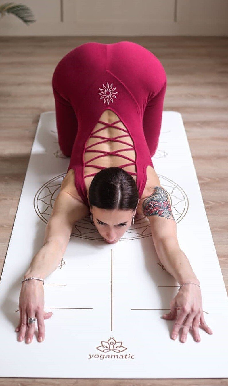 Anzug Himbeeranmut M-L 160-168