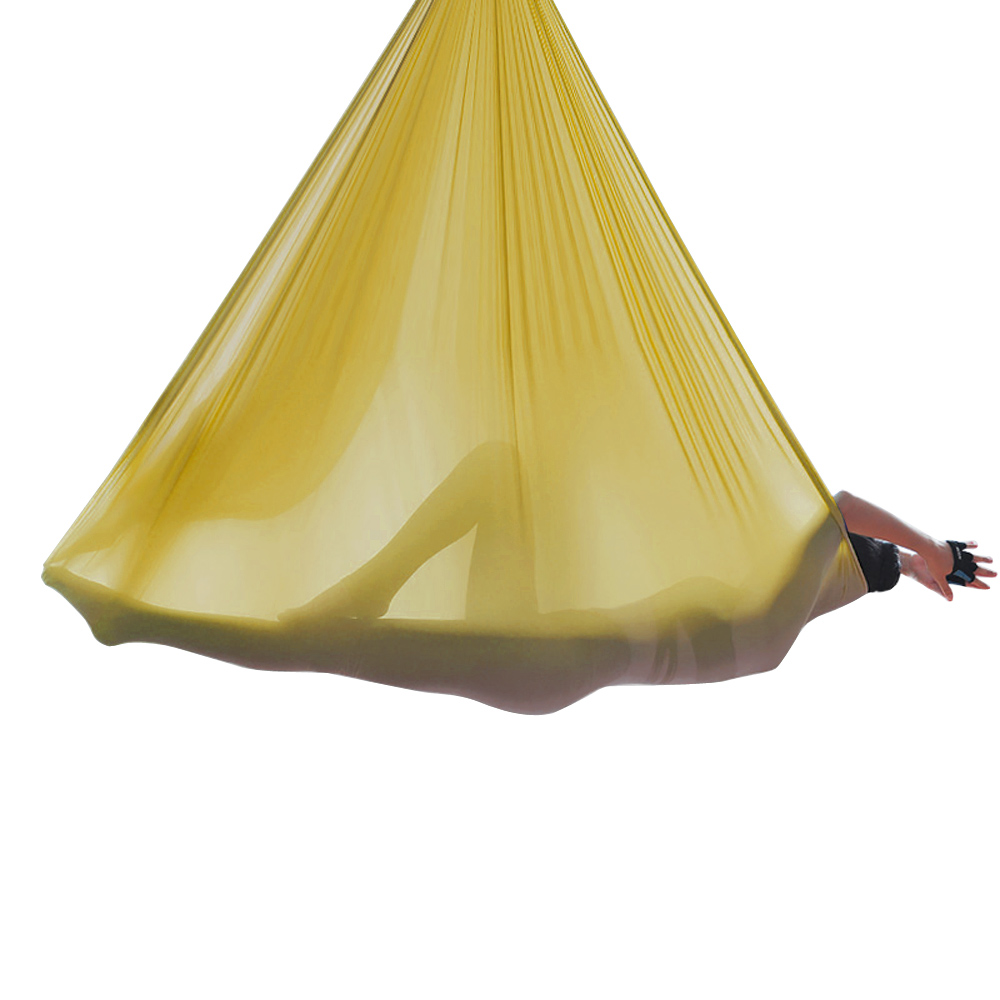 Goldene, wenig dehnbare Tuchschlaufe mit einer Länge von 4 Metern, ideal für Aerial Yoga aus dem Luftakrobatik Shop, in hoher Qualität.