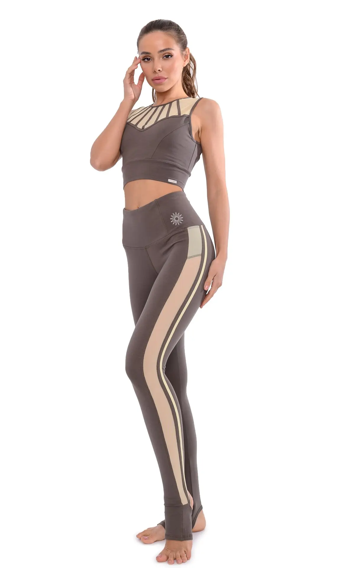 Kaki Leggins mit Netzstreifen und hohem Taillenbund, die ideal für Luftakrobatik, Yoga und Tanz ist. Hautfreundlich und stilvoll designed.