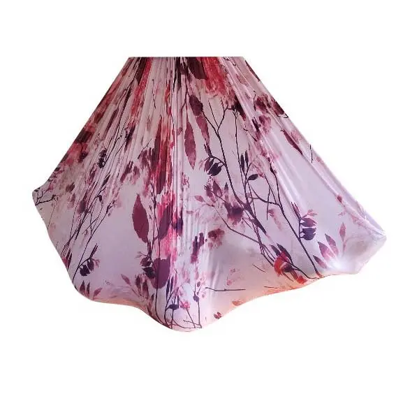 Lila, rosa, rotes und violettes Aerial Yoga Tuch Blütenwind, wenig dehnbar, perfekt für elegante Bewegungen aus dem Luftakrobatik Shop.