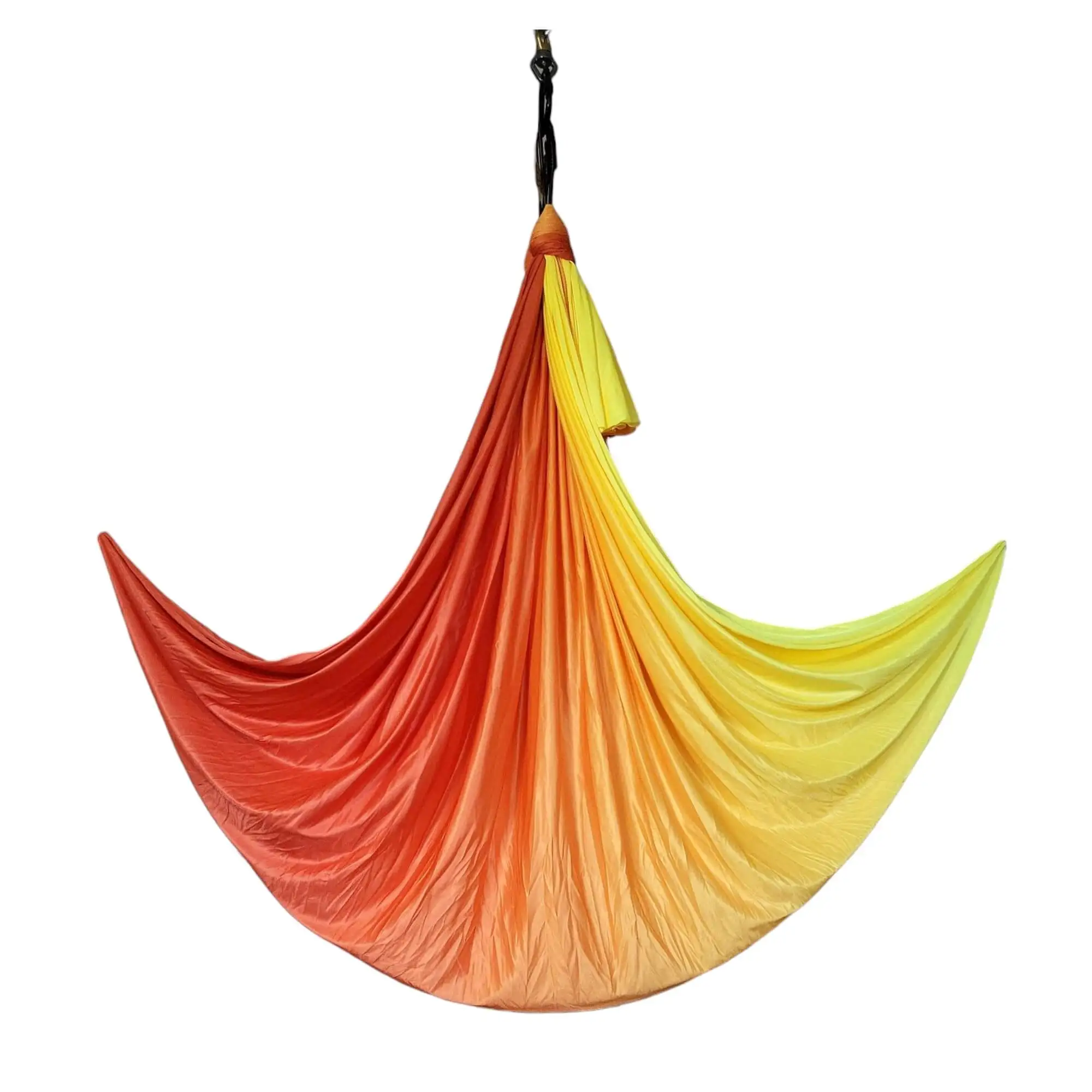 Bild einer leuchtend gelb-orange-roten Tuchschlaufe aus wenig dehnbarem Material, ideal für Aerial Yoga oder Luftakrobatik, vom Luftakrobatik Shop.