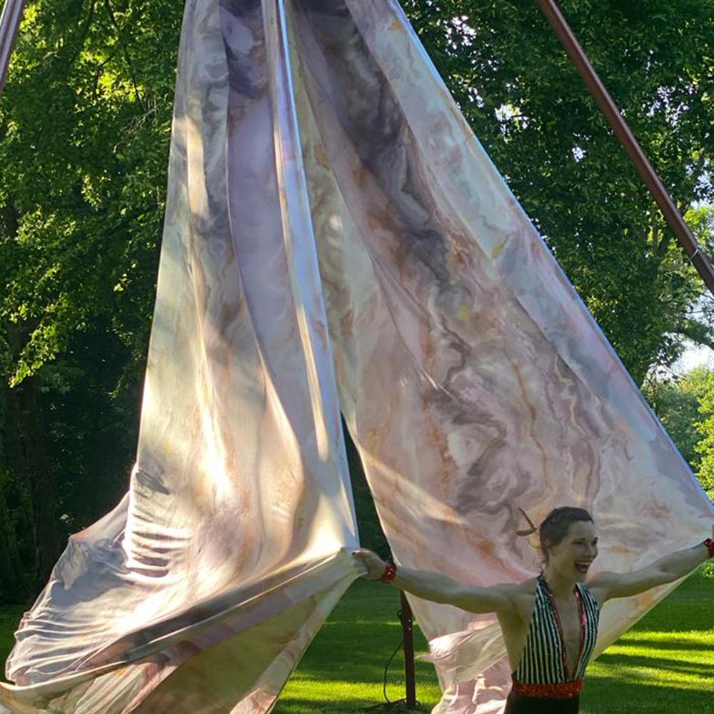 Gelb-violettes wenig dehnbares Aerial Silk Vertikaltuch, 10 meter, erhältlich im Luftakrobatik Shop.