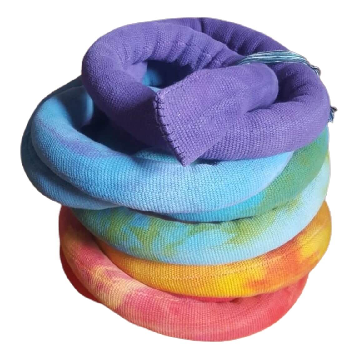 Vertikalseil "Regenbogen" mit einem Farbverlauf von Rot über Gelb und Grün zu Blau, ideal für Luftakrobatik, erhältlich im Luftakrobatik Shop.