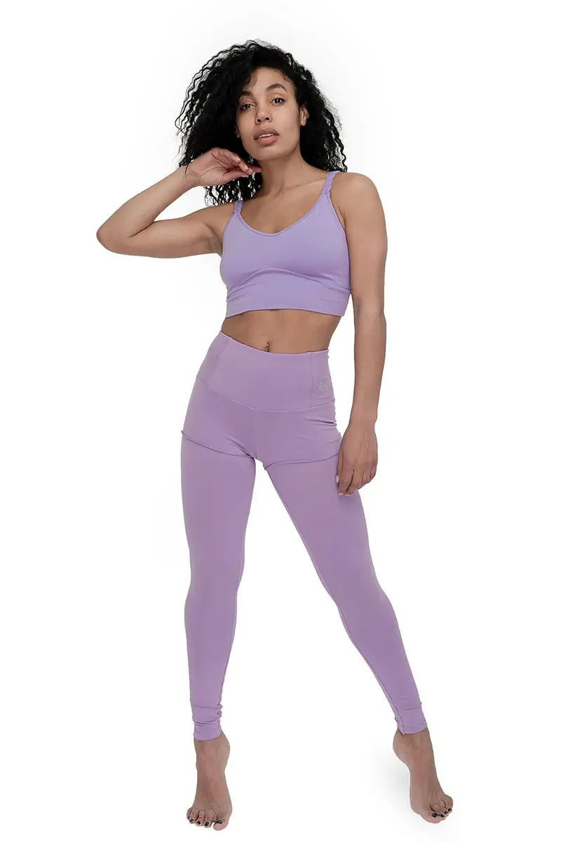 Lila Wellness Leggings im Lagenlook mit hohem Taillienschnitt, perfekt für Luftakrobatik, Tanzen, Joggen, Yoga und Pilates. Erhältlich im Luftakrobatik Shop.