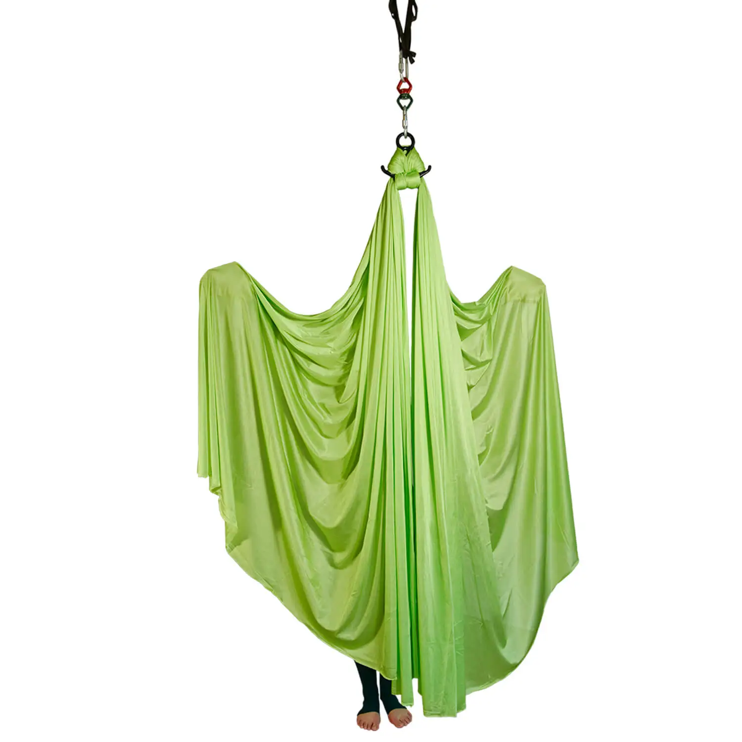 Hellgrünes Vertikaltuch, 12 Meter lang und 2,8 Meter breit, wenig dehnbar, dünn gewebt und weich, ideal für Aerial Silk Anfänger, angeboten von Marlene Kiepke.